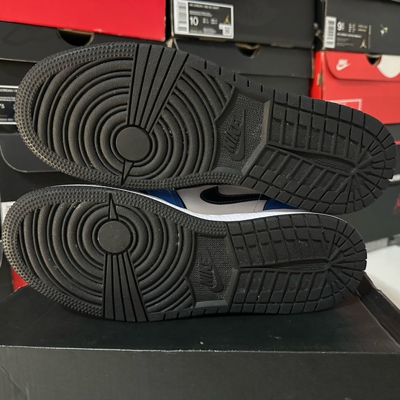 Jordan 1 Mid Signal Blue (GS) - Picture 8 of 8